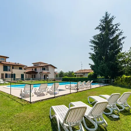 Modern In Sal With Swimming Pool