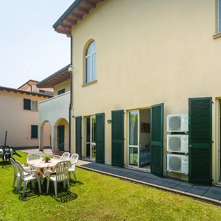 Modern In Sal With Swimming Pool