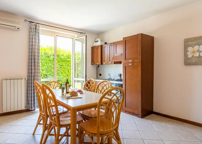 Modern In Sal With Swimming Pool דירה סאלו