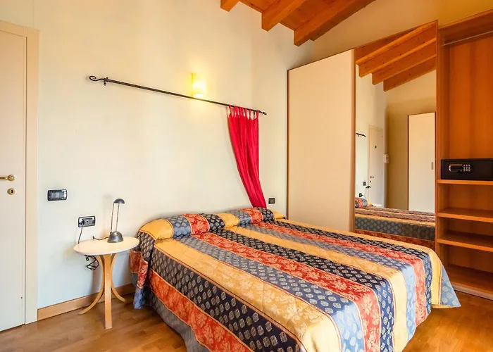 Modern In Sal With Swimming Pool *
