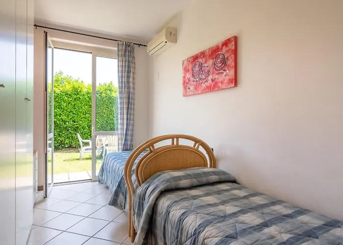 Modern In Sal With Swimming Pool *