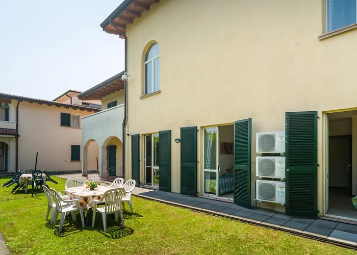 Modern In Sal With Swimming Pool *