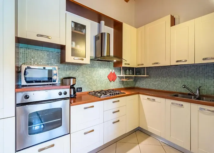 Modern In Sal With Swimming Pool דירה סאלו