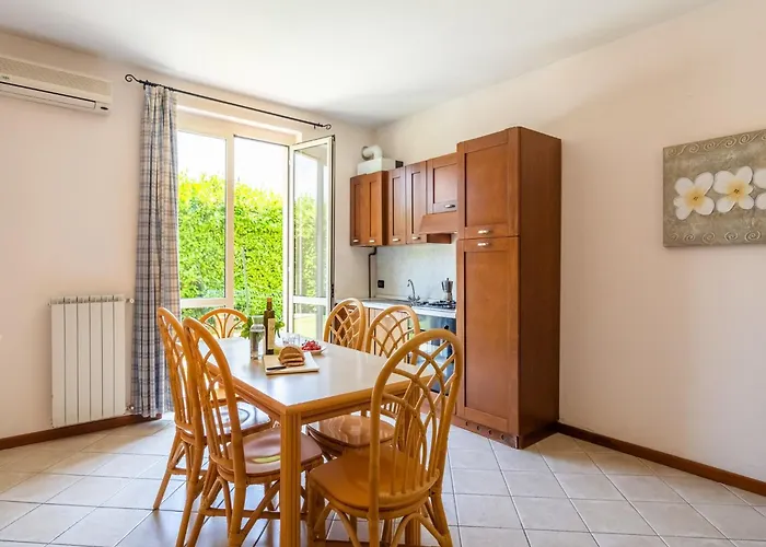 Modern In Sal With Swimming Pool *