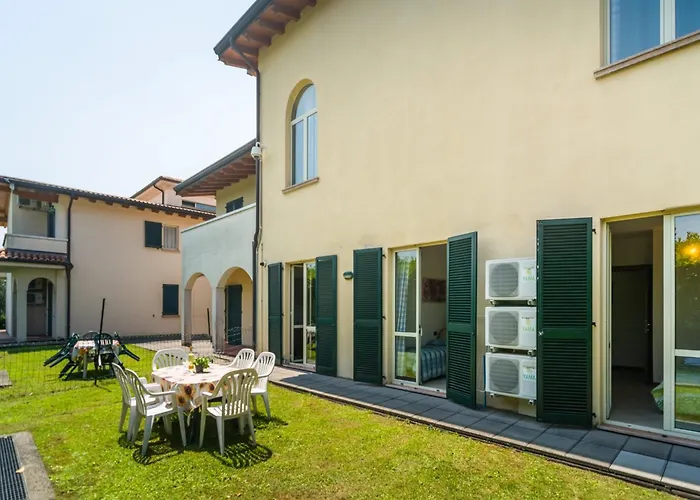 Modern In Sal With Swimming Pool